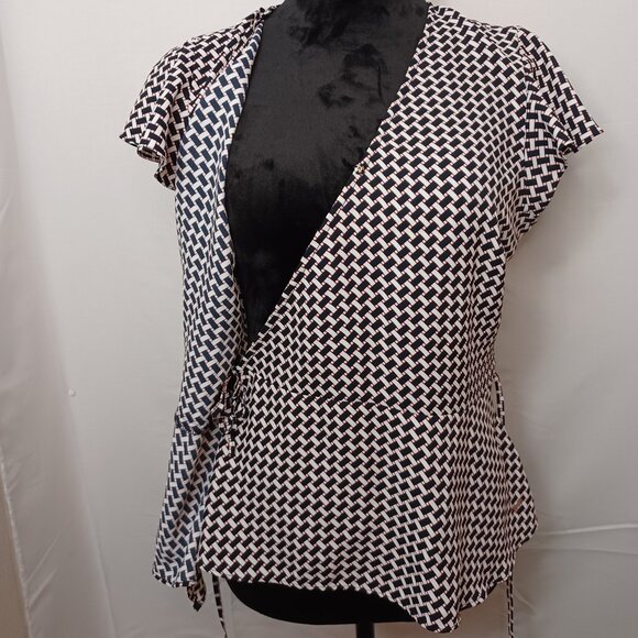 Women's Tommy Hilfiger Black/White/Red Side Tie Blouse Size Medium - Picture 10 of 11